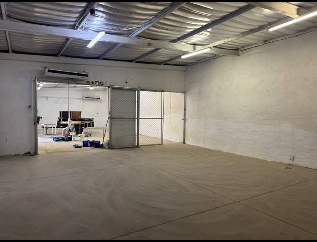 750M² WAREHOUSE TO LET IN HERMANSTAD